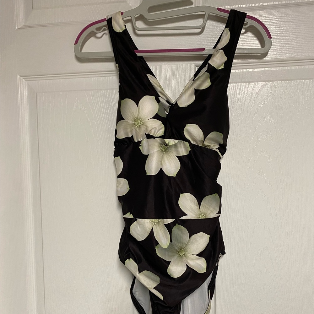 New Lauren Ralph LaurenOne Piece Swim Size 8